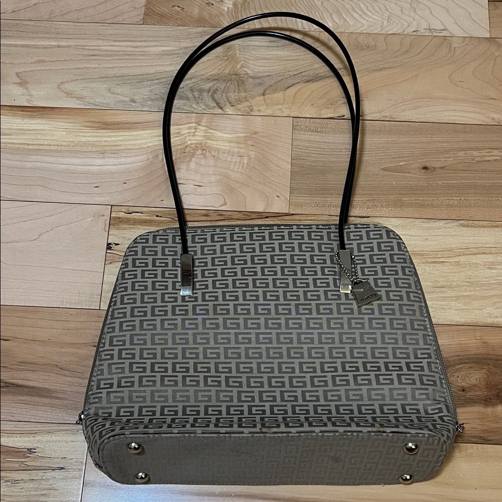 Stylish Veneto Vintage Handbag